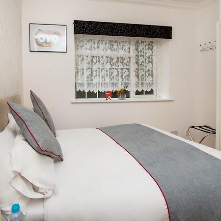 Oyo Vale Lodge Windsor Eksteriør billede