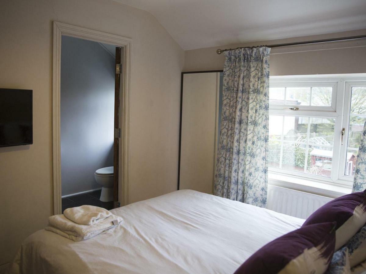 Oyo Vale Lodge Windsor Eksteriør billede