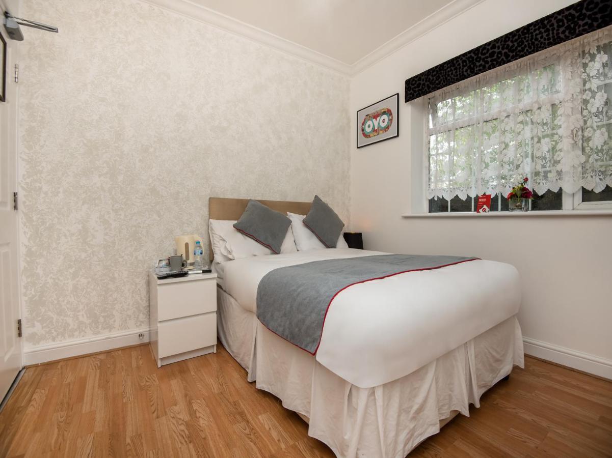 Oyo Vale Lodge Windsor Eksteriør billede