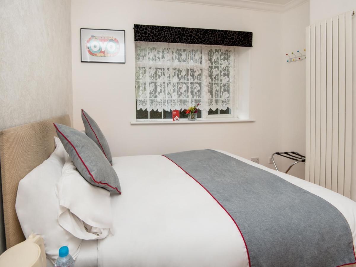 Oyo Vale Lodge Windsor Eksteriør billede