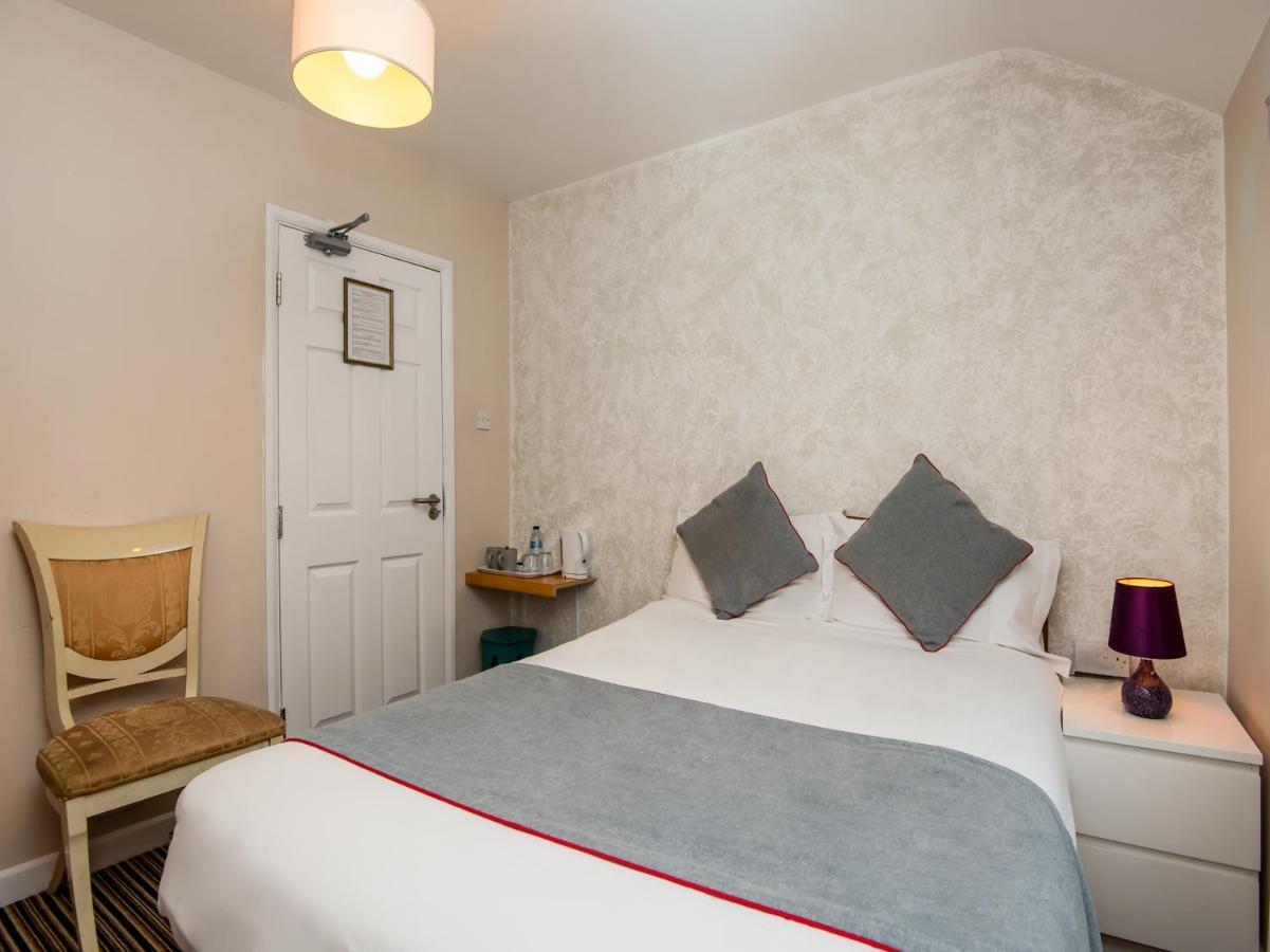 Oyo Vale Lodge Windsor Eksteriør billede