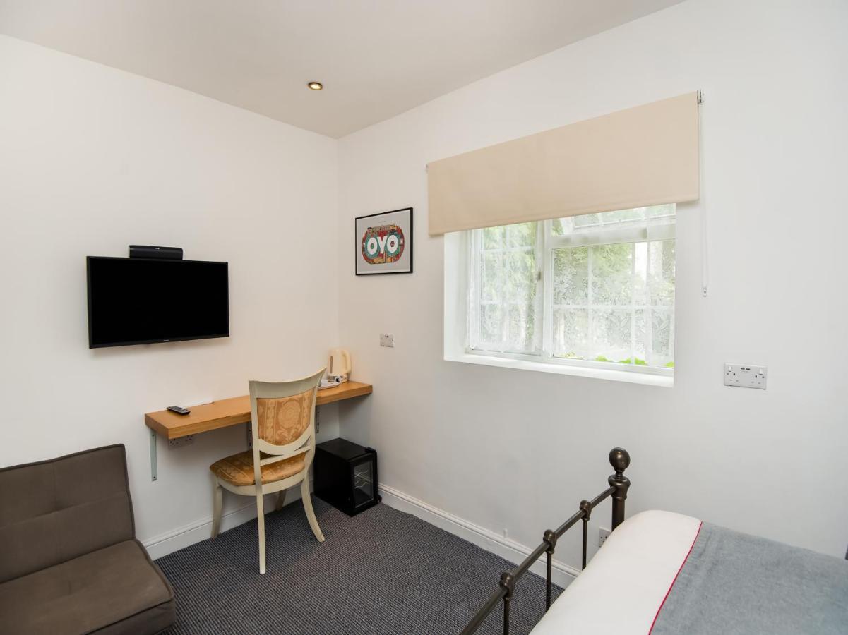 Oyo Vale Lodge Windsor Eksteriør billede