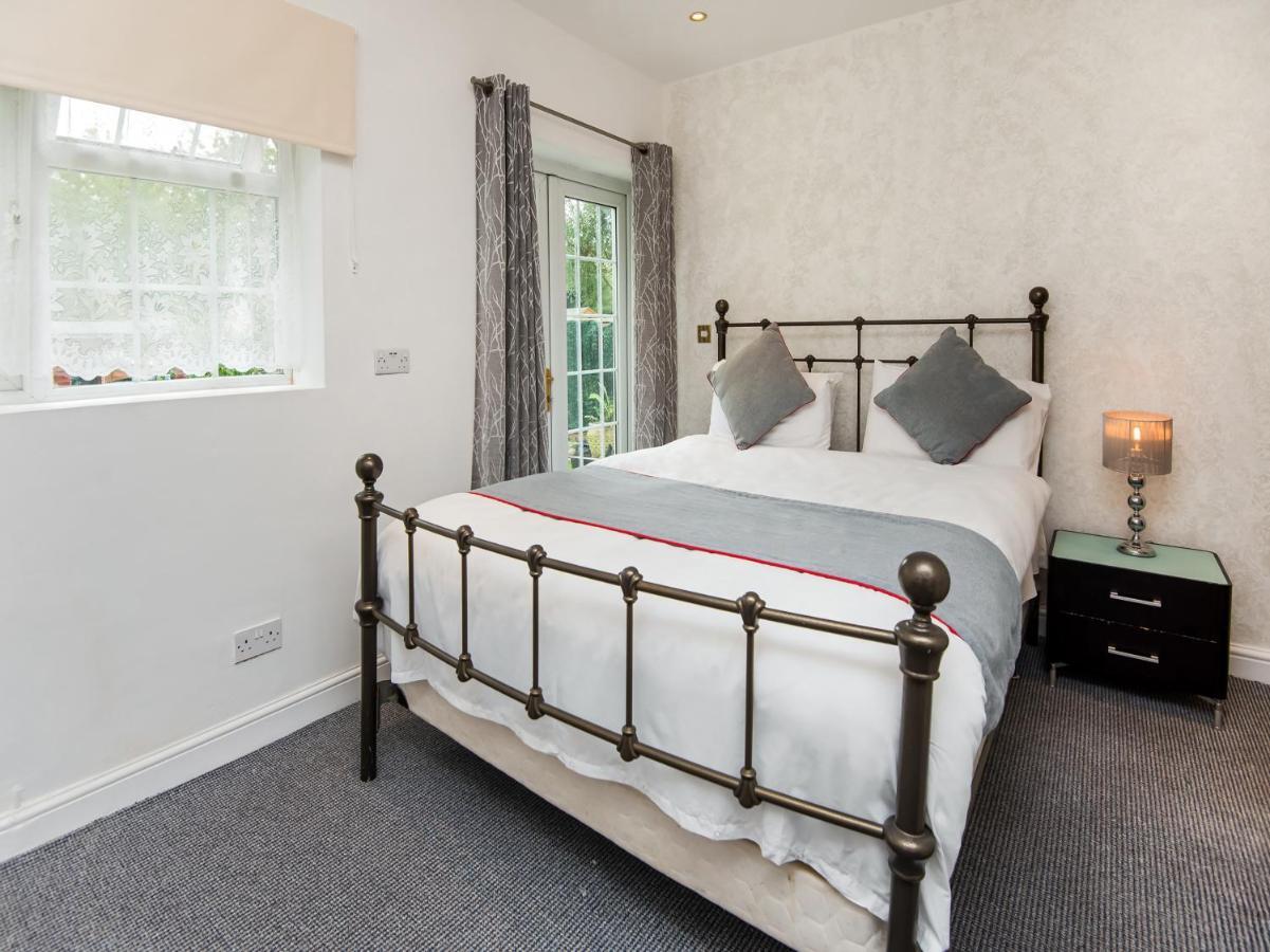 Oyo Vale Lodge Windsor Eksteriør billede